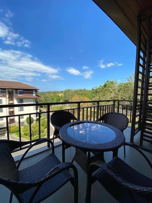 Apartamento Anvaya Cove Penthouse Unit 10-2 Br. Morong  Exterior foto